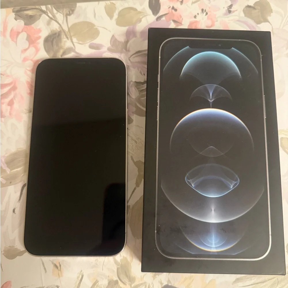 Apple iPhone 12 Pro Max 512gb with Box